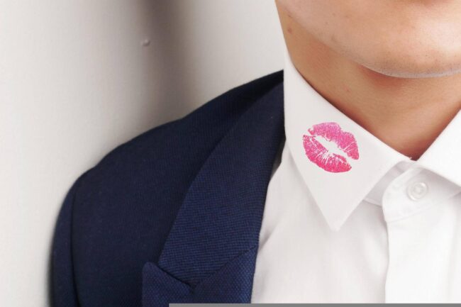 kiss-mark-gbd71089cd_1920 (1) pink kiss mark on man's collar